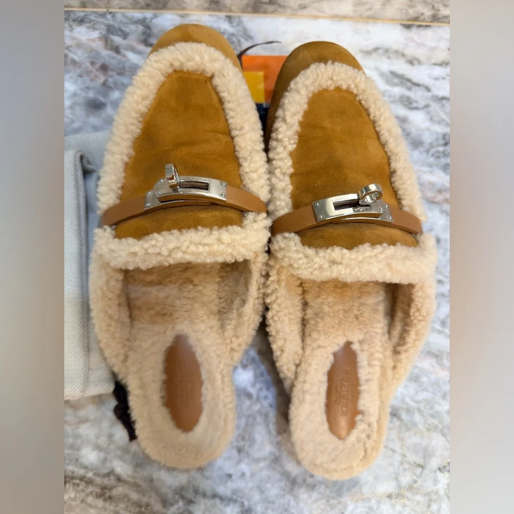 Hermes Oz Mules suede goatskin and shearling, gold color Size 40, US 9,5. Slides - Picture 3 of 13